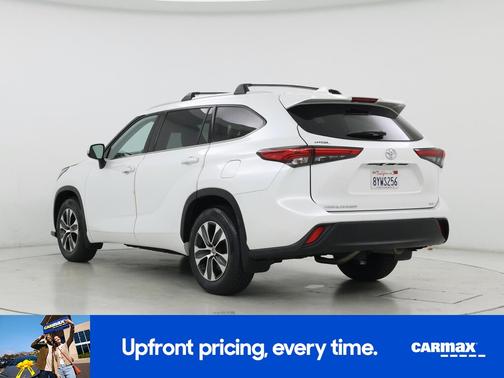 Pearl 2022 Toyota Highlander XLE