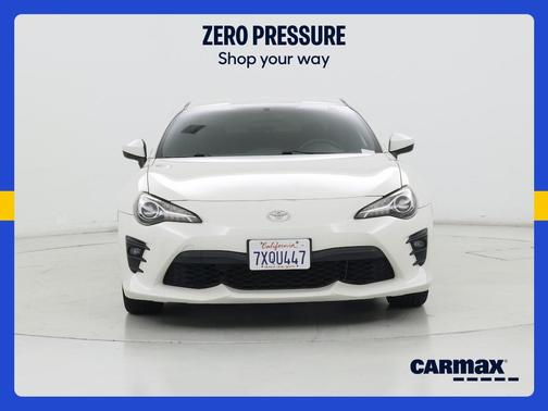 White 2017 Toyota 86