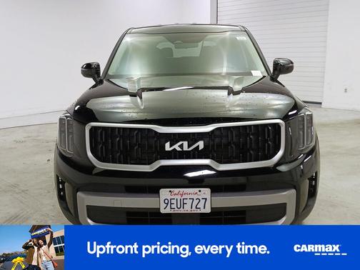 Black 2023 Kia Telluride LX