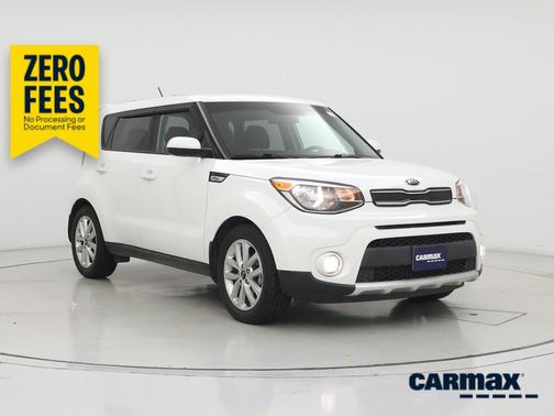 White 2017 Kia Soul +