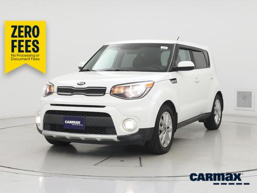 White 2017 Kia Soul +