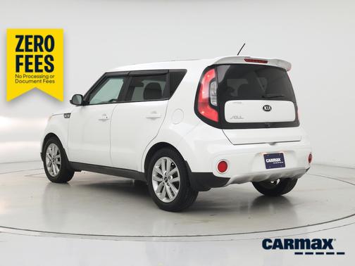 White 2017 Kia Soul +