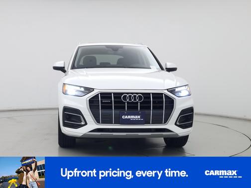 White 2023 Audi Q5 Premium