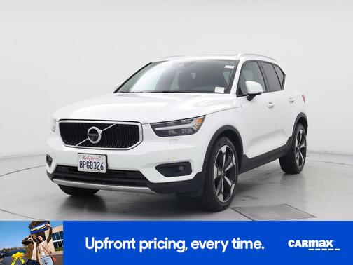 2020 Volvo XC40 T4 Momentum