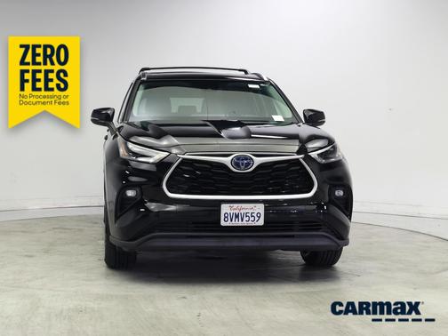 Black 2021 Toyota Highlander Hybrid XLE