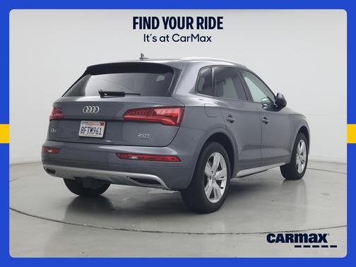 Gray 2018 Audi Q5 Premium