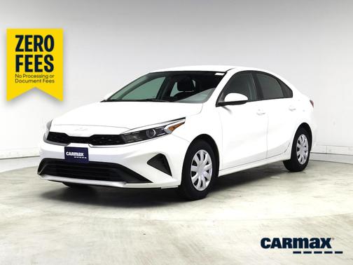 White 2023 Kia Forte LX