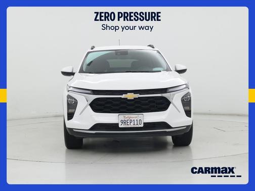White 2025 Chevrolet Trax LT