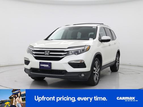 White 2017 Honda Pilot Elite