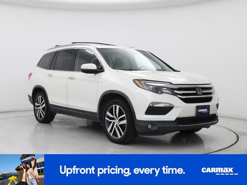 White 2017 Honda Pilot Elite