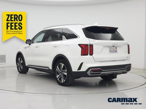 White 2023 Kia Sorento Plug-In Hybrid SX Prestige