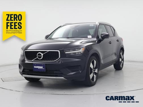 Black 2019 Volvo XC40 T5 Momentum