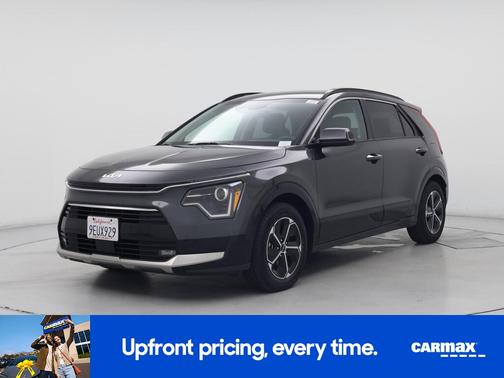 Black 2023 Kia Niro SX