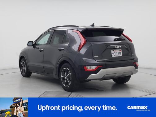 Black 2023 Kia Niro SX