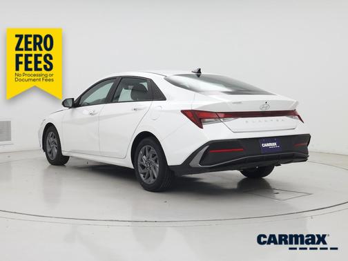 White 2024 Hyundai ELANTRA SEL