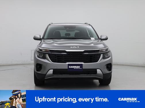 Gray 2024 Kia Seltos EX