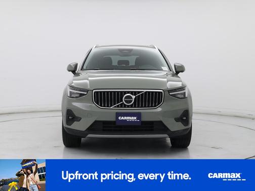 Green 2023 Volvo XC40 B5 Ultimate Bright Theme