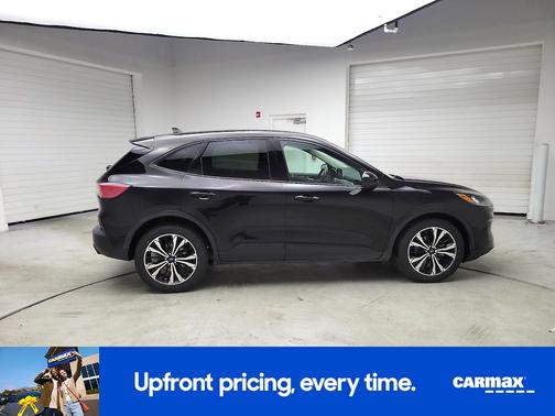 Black 2021 Ford Escape SE