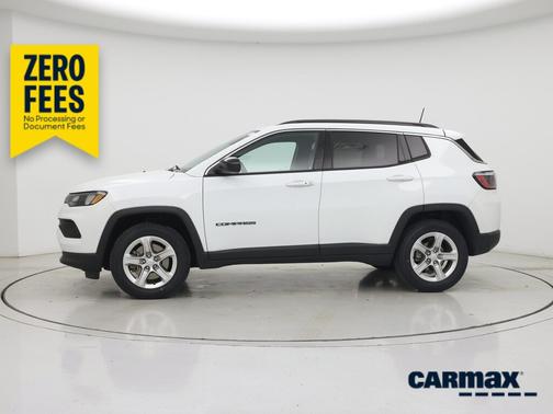 White 2023 Jeep Compass Latitude