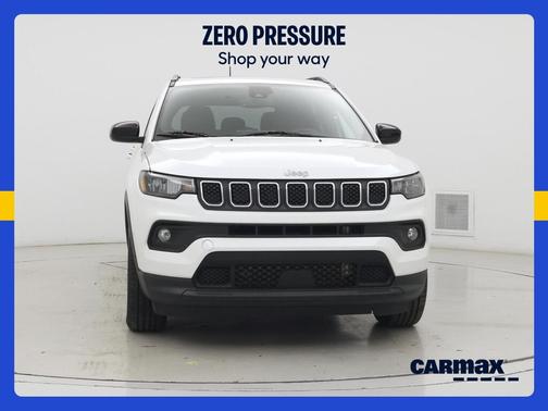 White 2023 Jeep Compass Latitude