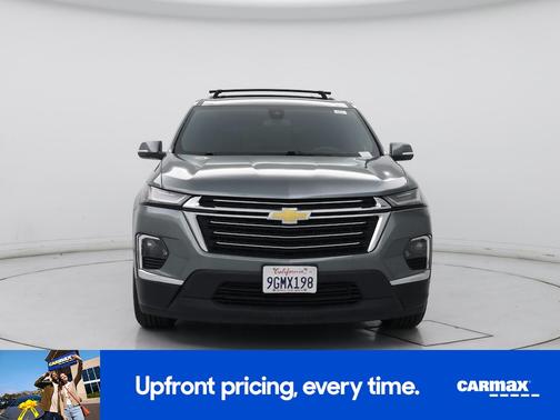 Green 2023 Chevrolet Traverse LT Cloth