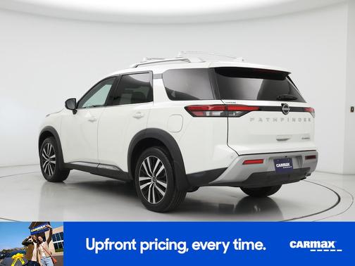 White 2023 Nissan Pathfinder Platinum
