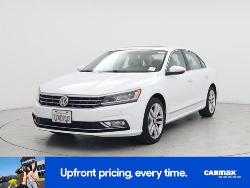 White 2017 Volkswagen Passat SE