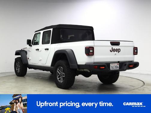 White 2024 Jeep Gladiator Mojave