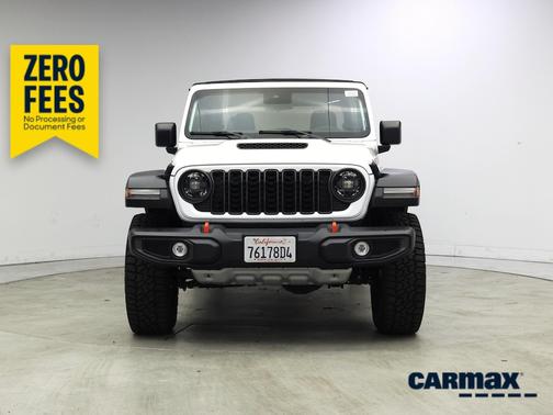 White 2024 Jeep Gladiator Mojave