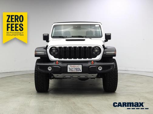 White 2024 Jeep Gladiator Mojave
