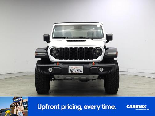 White 2024 Jeep Gladiator Mojave