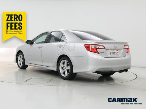 Silver 2014 Toyota Camry SE