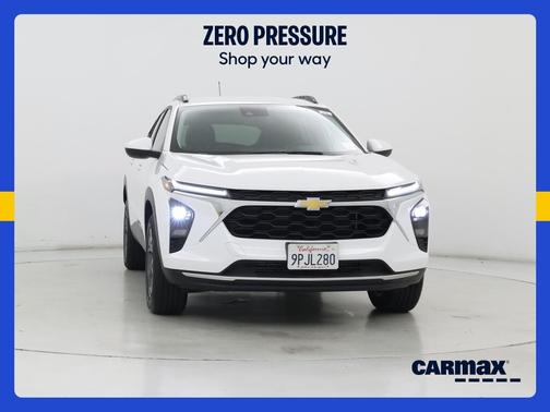 White 2024 Chevrolet Trax LT