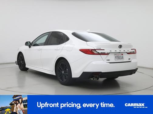White 2025 Toyota Camry SE
