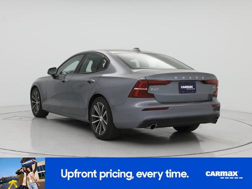 2021 Volvo S60 T5 Momentum