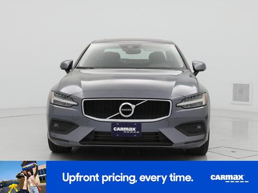 2021 Volvo S60 T5 Momentum