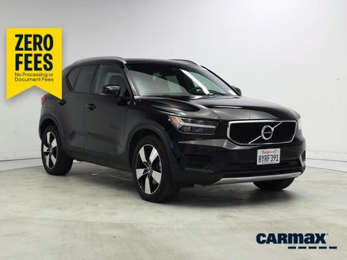 Black 2020 Volvo XC40 T5 Momentum