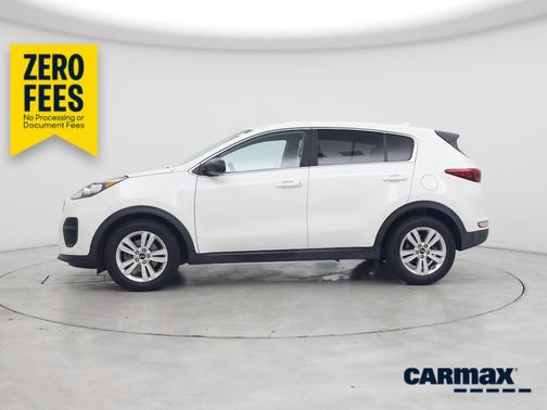 White 2018 Kia Sportage LX