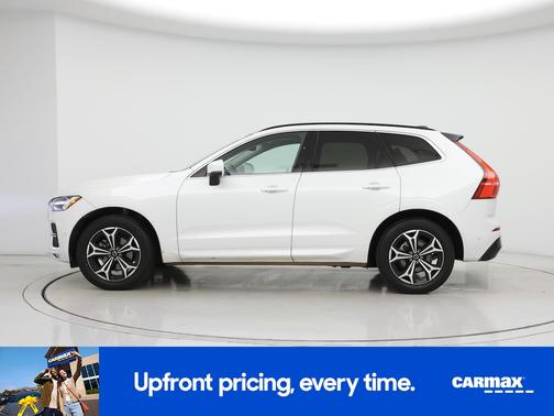 2022 Volvo XC60 B5 Momentum