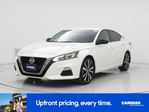 White 2022 Nissan Altima SR