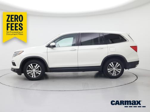 White 2018 Honda Pilot EX