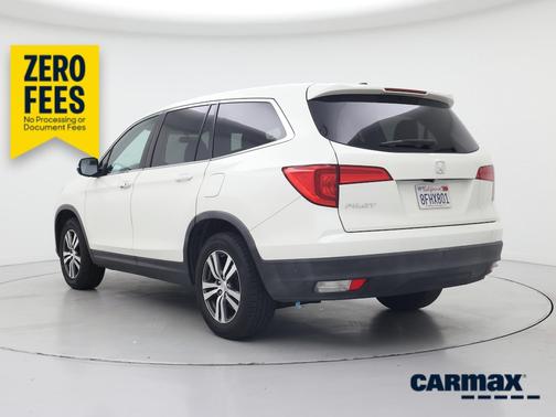 White 2018 Honda Pilot EX