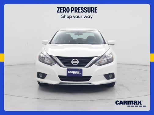 White 2017 Nissan Altima SR