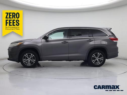 Gray 2017 Toyota Highlander LE