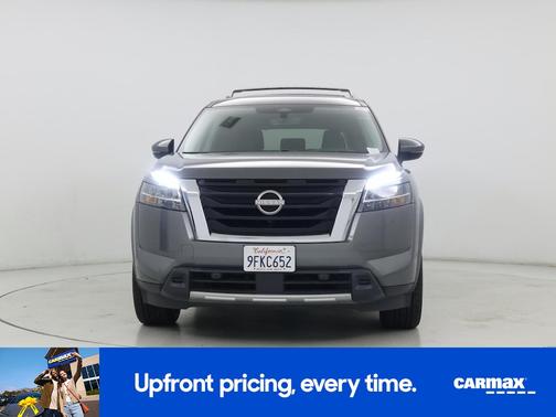 Gray 2023 Nissan Pathfinder Platinum