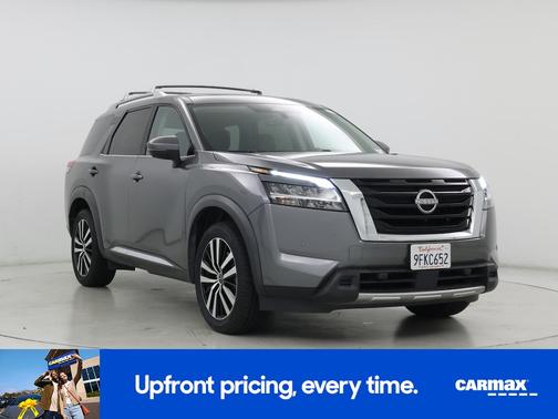 Gray 2023 Nissan Pathfinder Platinum