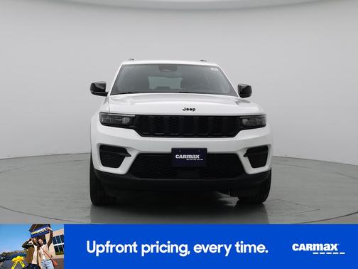 White 2023 Jeep Grand Cherokee Altitude