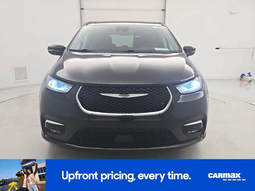 Black 2023 Chrysler Pacifica Touring L