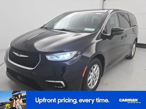Black 2023 Chrysler Pacifica Touring L