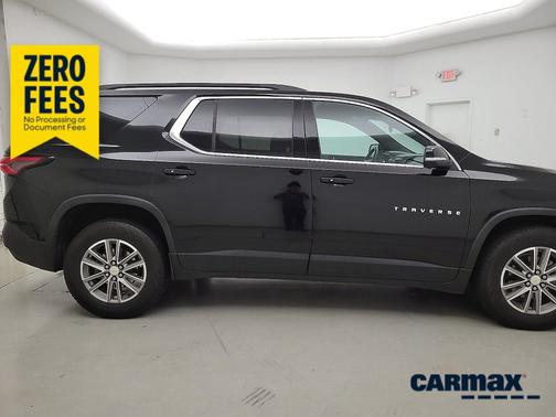 Black 2022 Chevrolet Traverse LT Cloth